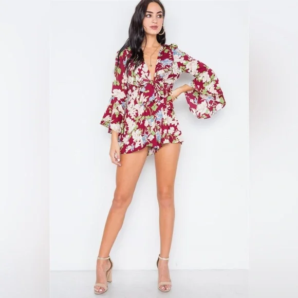 Milk & Honey Wine Floral Plunging Tie-Front Bell Sleeve Romper Size Small - Picture 4 of 16